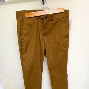 Men's Modern Khakis in Slim Fit with GapFlex 28x28